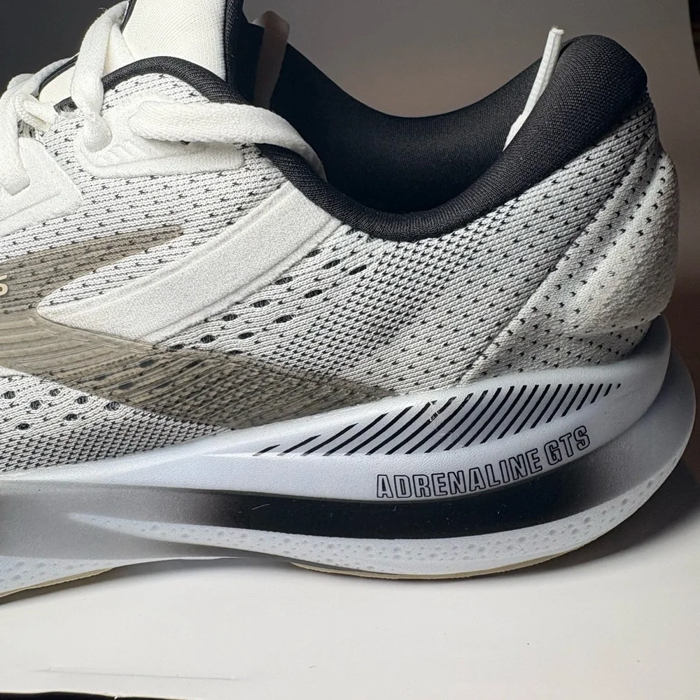 Brand New Brooks Adrenaline GTS 24 in the box. Women's size 9 🔥🔥supreme comfort - Picture 6 of 15